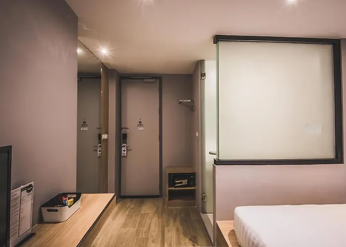 Gaam Hotel 3*